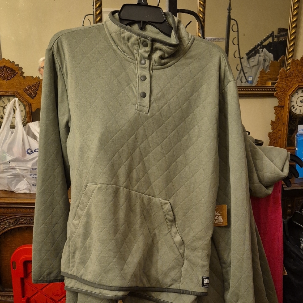 Eddie Bauer Olive Quilted Pullover